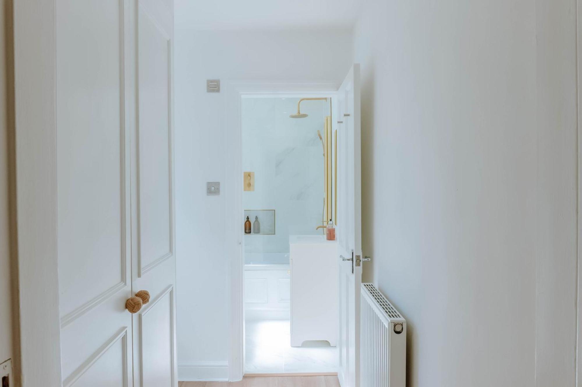 Dragon Parade Apartment - Central Гаррогейт Екстер'єр фото